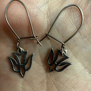 Stylish Silver Earrings with Flower Design and Textured Finish